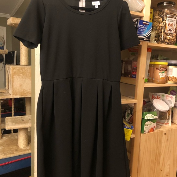LuLaRoe Dresses & Skirts - EUC Black Amelia Lularoe